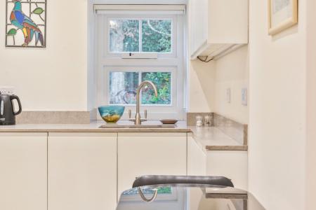 1386050-22-693d2779d