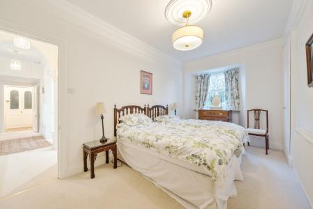 1386050-19-693d27558