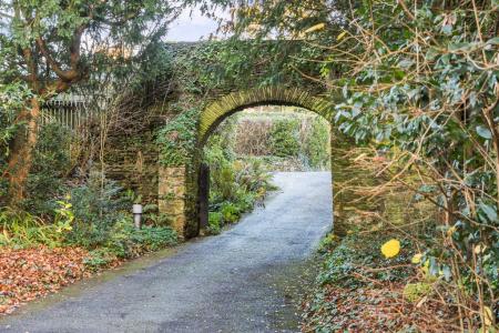 1386050-30-693d27b9a