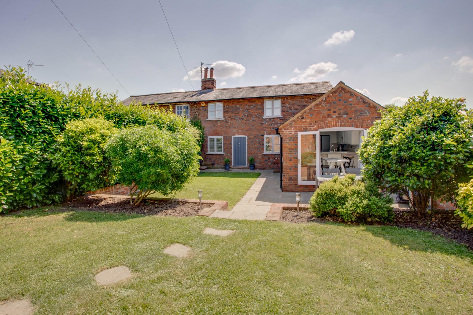 2 bedroom SemiDetached House for sale in Bourne End