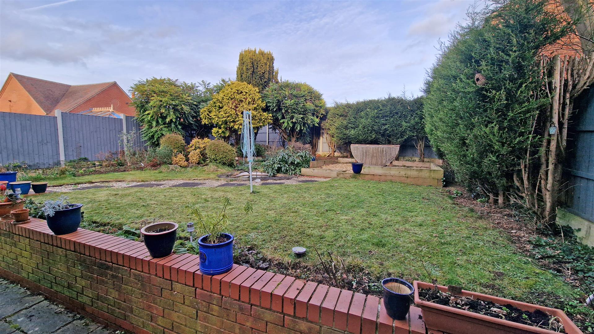 4 bedroom Detached House for sale in Atherstone