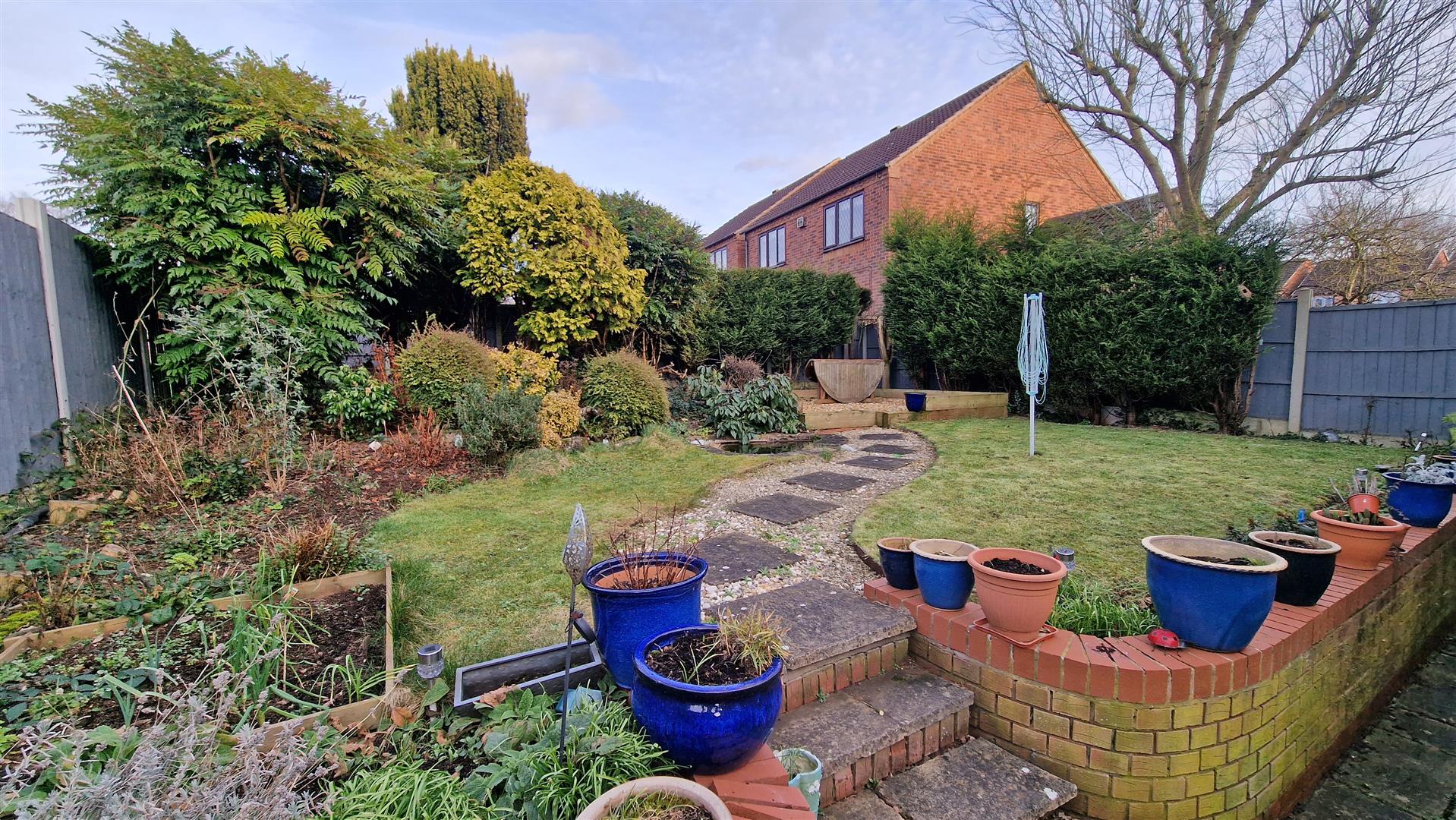 4 bedroom Detached House for sale in Atherstone