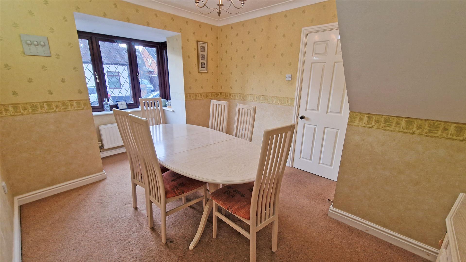 4 bedroom Detached House for sale in Atherstone