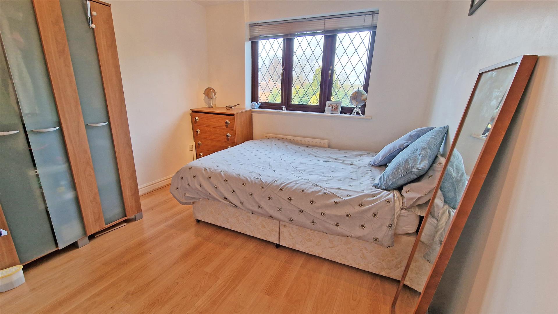 4 bedroom Detached House for sale in Atherstone