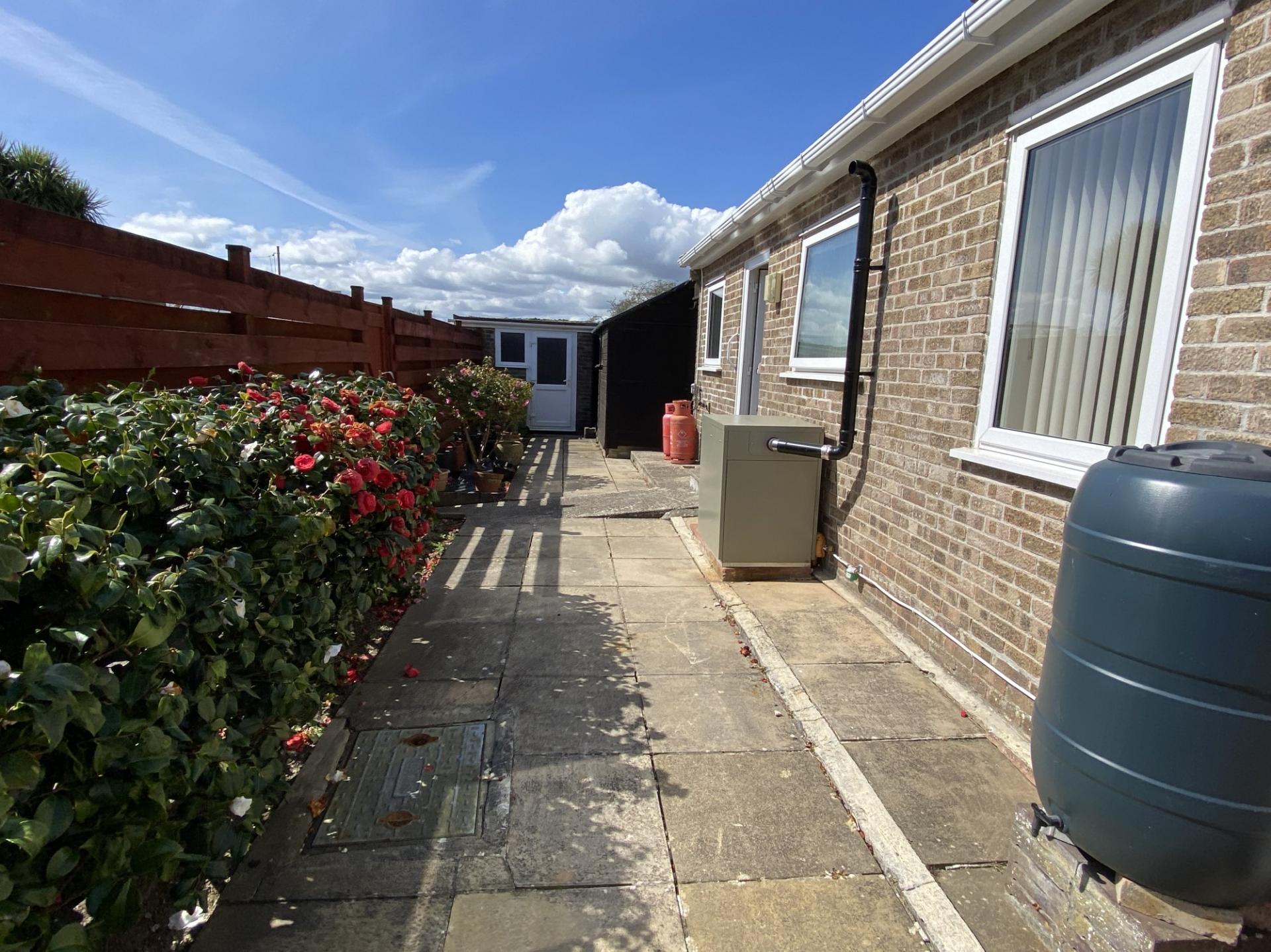 2 bedroom Detached Bungalow for sale in Penzance