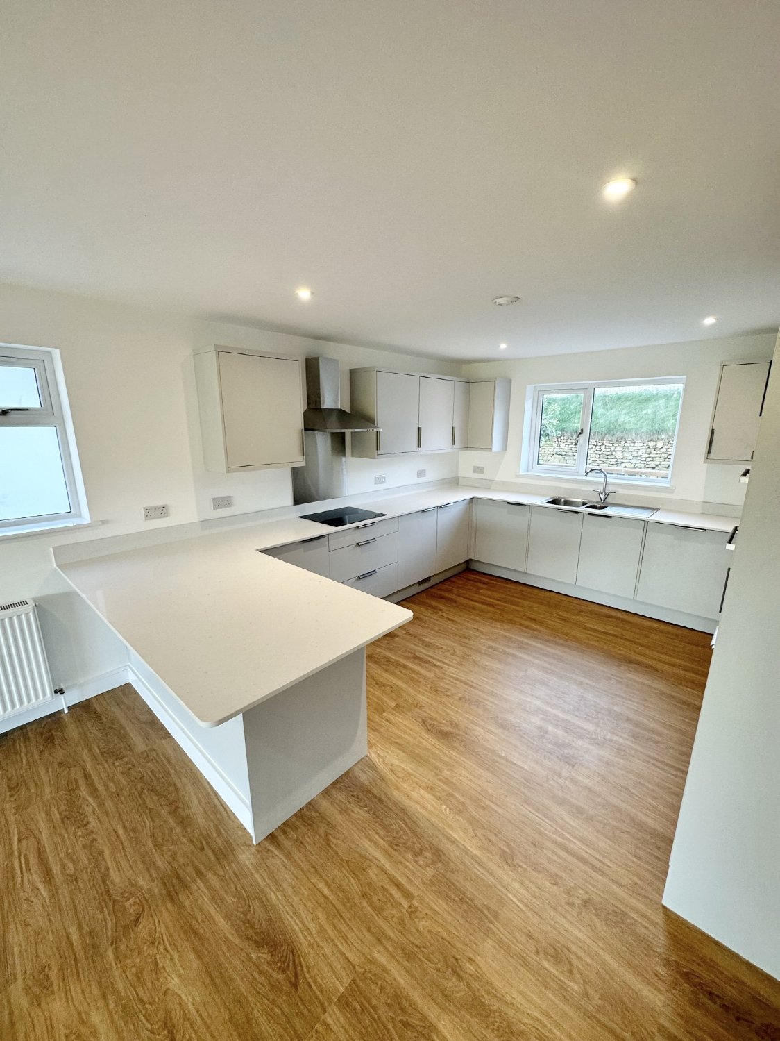 4 bedroom Detached House for sale in Crowlas