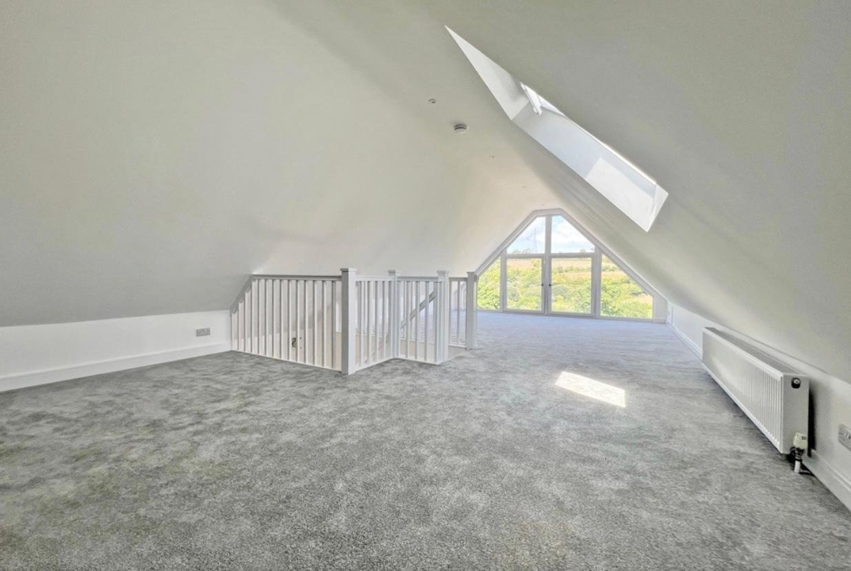 4 bedroom Detached House for sale in Crowlas