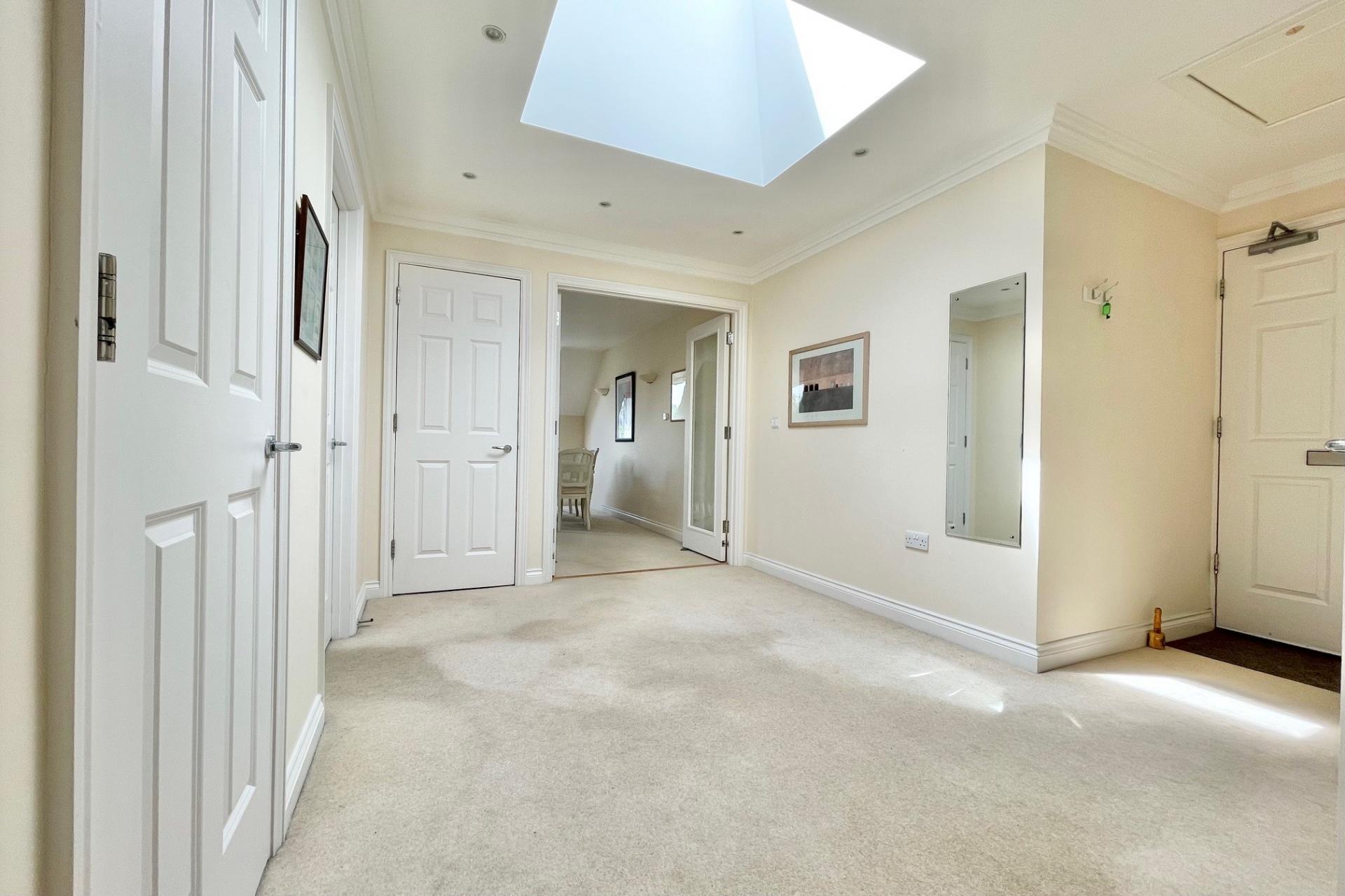 2 bedroom house for sale in Claygate