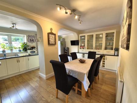 Kitchen dining room