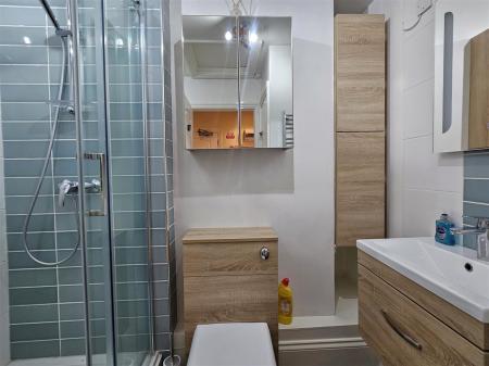 Shower room (2).jpg