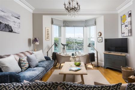 EW20180510_RetreatToFowey_Apartment-1-7.jpg