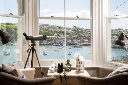 EW20180510_RetreatToFowey_Apartment-1-5.jpg