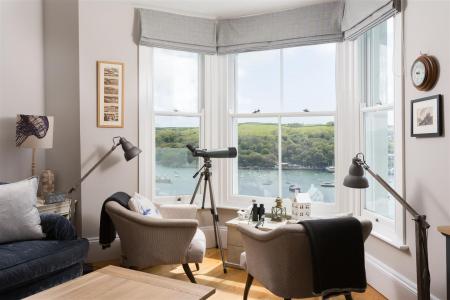 EW20180510_RetreatToFowey_Apartment-1-4.jpg