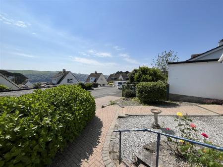 front garden and parking.JPG