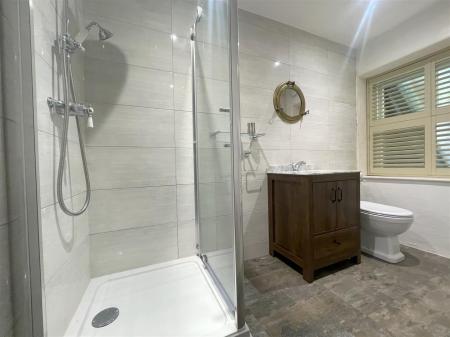 ensuite two 2.jpg