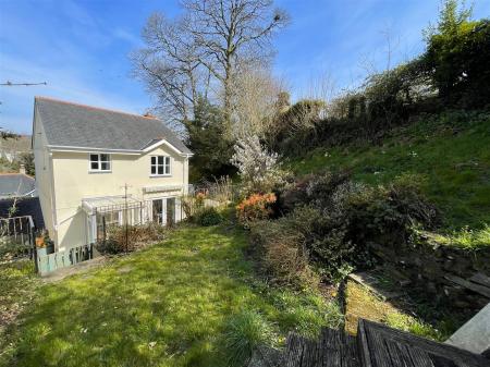 rear garden 3.jpg