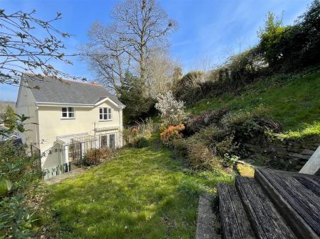 rear garden 5.jpg