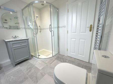 annexe shower room .jpg