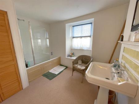 bathroom 2.jpg