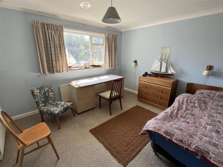 bedroom 2.JPG