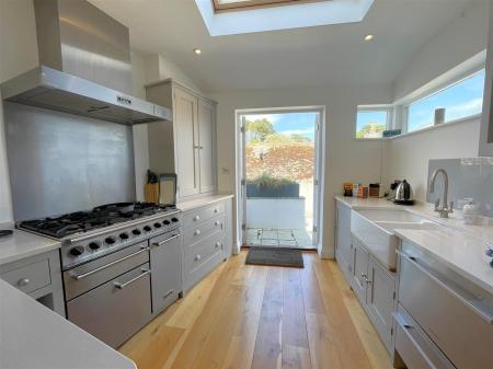 kitchen 3.jpg