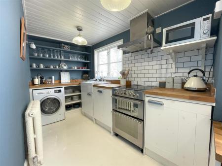 kitchen 2.jpg