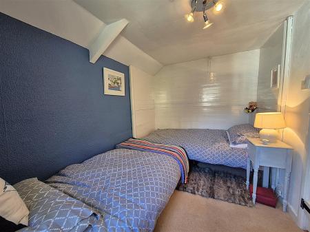 Twin bedroom