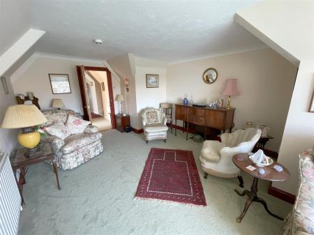 sitting room 2.jpg