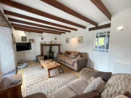 sitting room 2.jpg