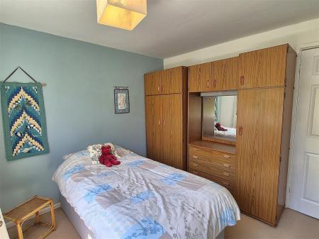 Bedroom 2 (2).jpg