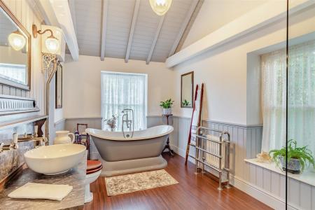 8653379-interior27.jpg