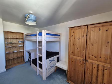 Bedroom 2(2).jpg