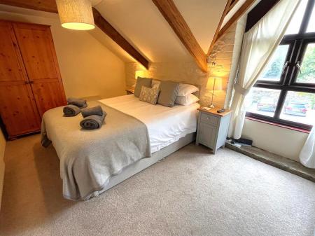 bed 1.jpg