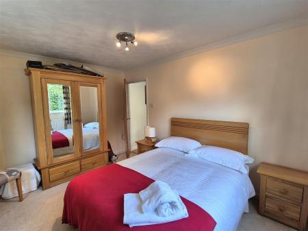 Bedroom 2 (2).jpg