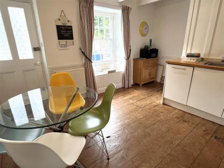 dining kitchen.JPG