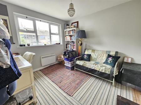 BEDROOM 2 (2).jpg