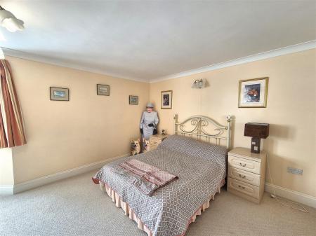 Bedroom 1.jpg