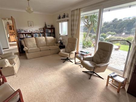 sitting room.JPG