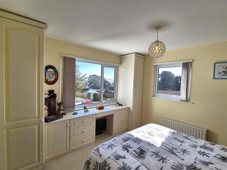 Double bedroom (2).jpg