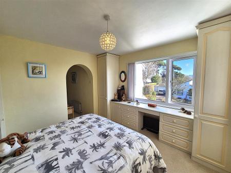 Double bedroom (3).jpg