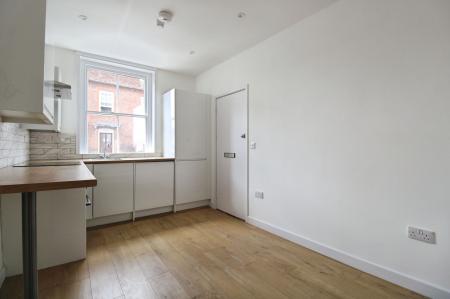 Living space/kitchen