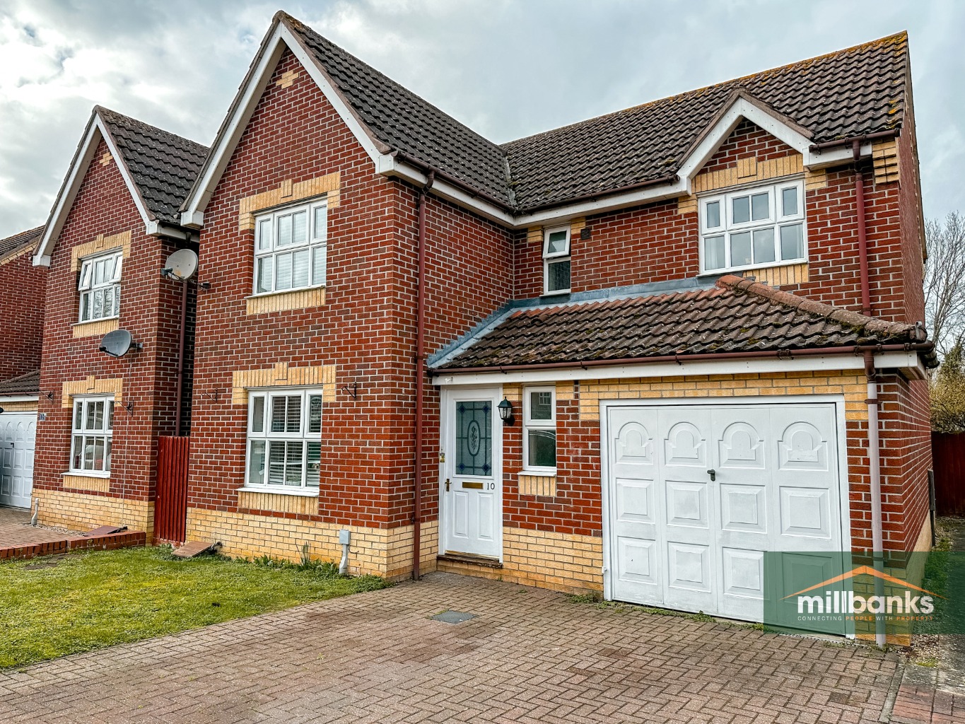 4 bedroom Detached House for sale in Attleborough