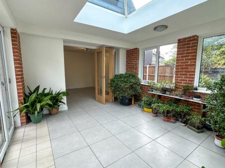 Media image 07