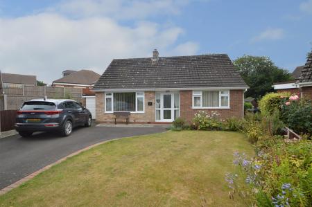 4 Tudor Close
