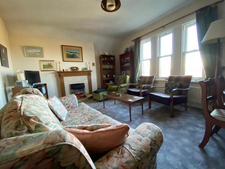 Living room a.jpg