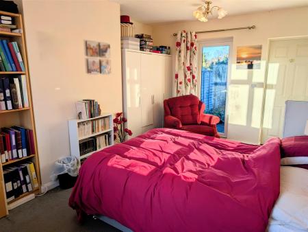 bedroom.jpg