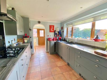 Kitchen.jpg