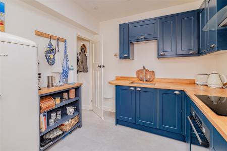 interior09.jpg