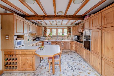 interior21.jpg