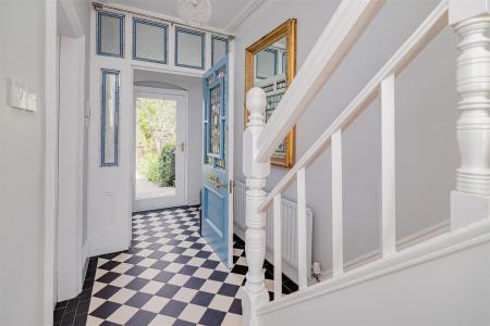 interior08.jpg